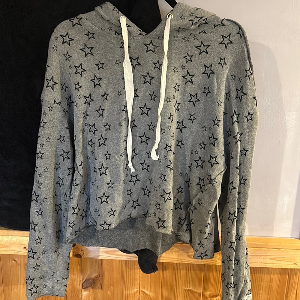 Strong hoodie with stars